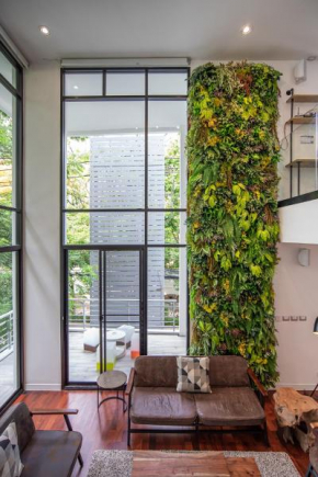 Benviar Tonson Residence